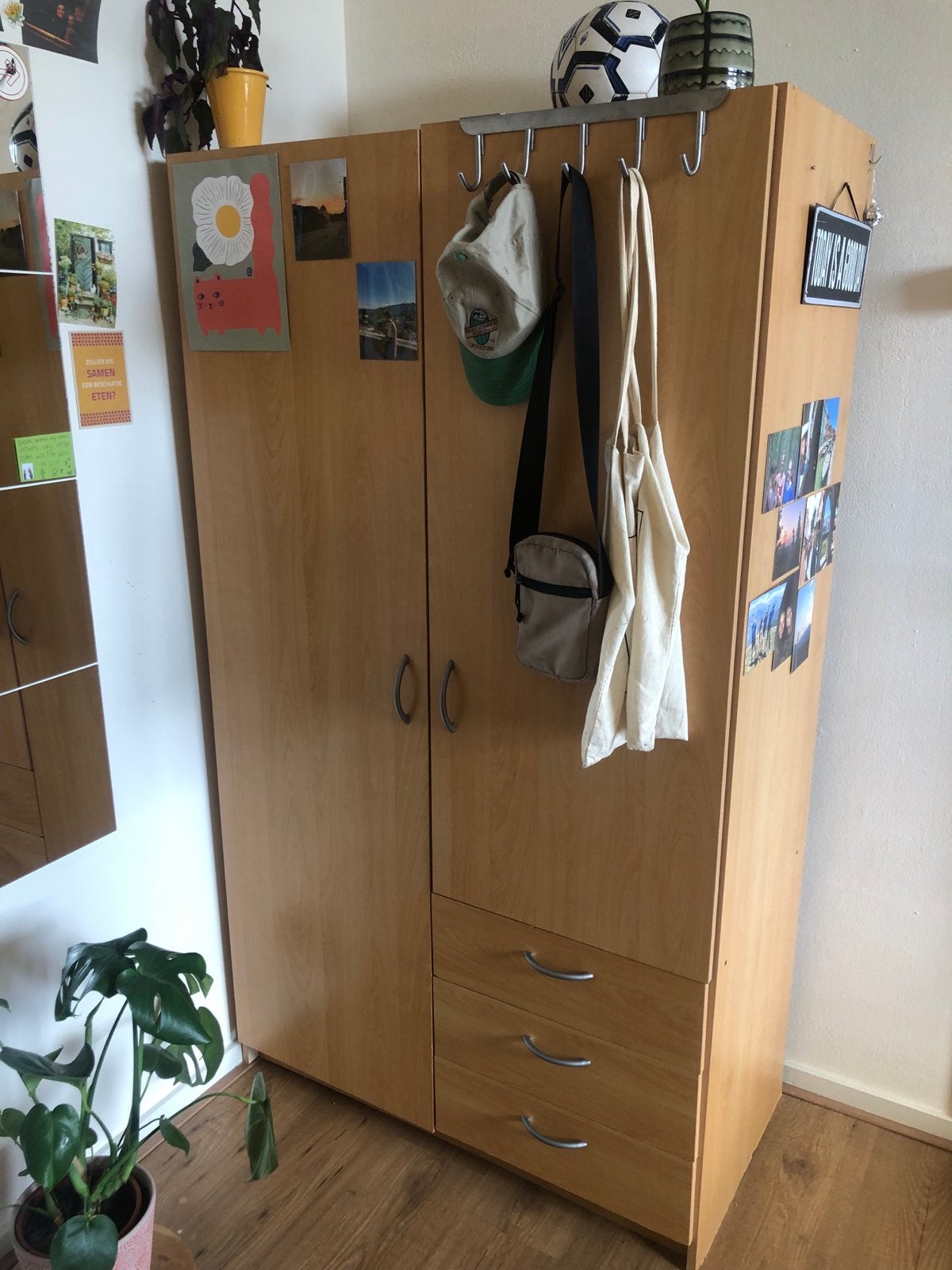 Lichthouten kledingkast met kapstok en lades, Huis en Inrichting, Kasten | Kledingkasten, Ophalen, Gebruikt, 50 tot 100 cm, Met lade(s)