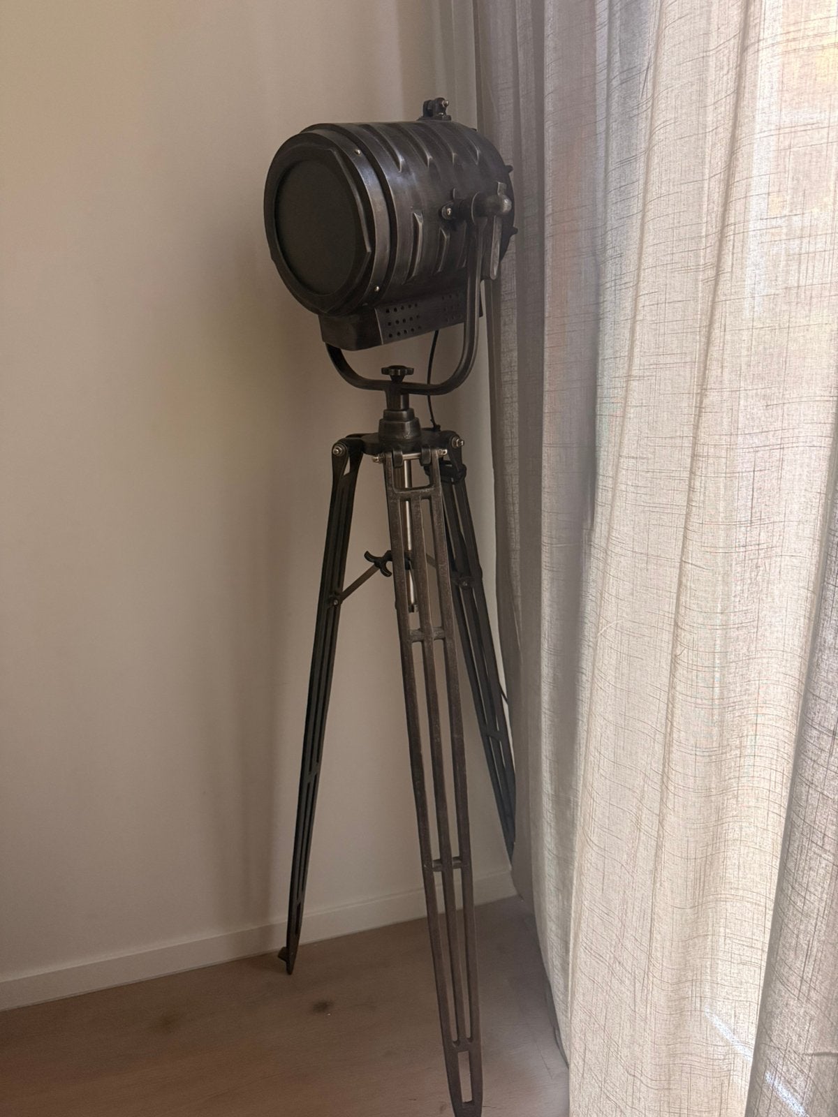 Vloerlamp industieel filmset lamp metaal, Huis en Inrichting, Ophalen, Zo goed als nieuw, Metaal, 150 tot 200 cm