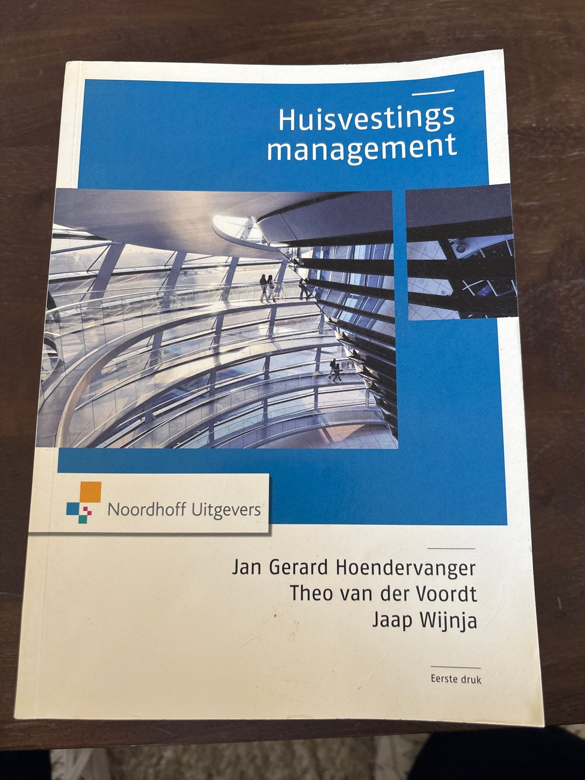 Huisvestingsmanagement - Jan Gerard Hoendervanger, Ophalen of Verzenden, Gelezen, HBO