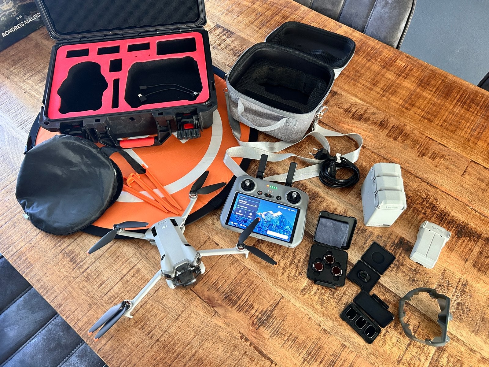 Complete set DJI Mini 4 Pro Fly More Combo met veel extra’s, 30 tot 45 minuten, Cameradrone, Ophalen of Verzenden, Zo goed als nieuw