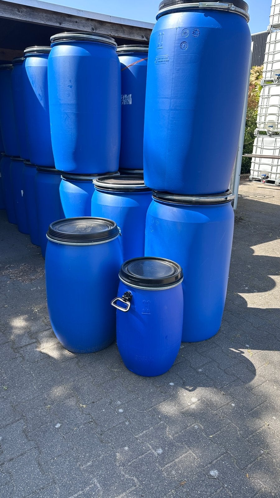 Regenton 60 100 en 200 liter schoon met deksel en klemring., Tuin en Terras, Regentonnen, 150 liter of meer, Ophalen of Verzenden