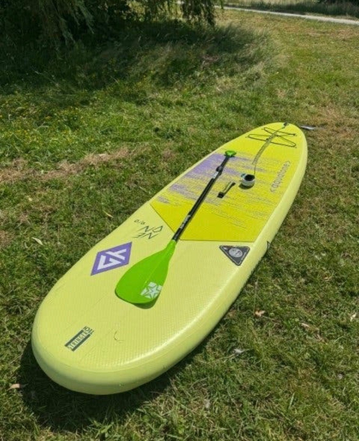 Supboard Aquatone Neon, Set Compleet met tas, pomp en peddel, Watersport en Boten, Ophalen of Verzenden, Zo goed als nieuw, SUP-accessoire