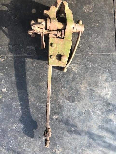 staartbankschroef, Antiek en Kunst, Antiek | Gereedschap en Instrumenten, Ophalen