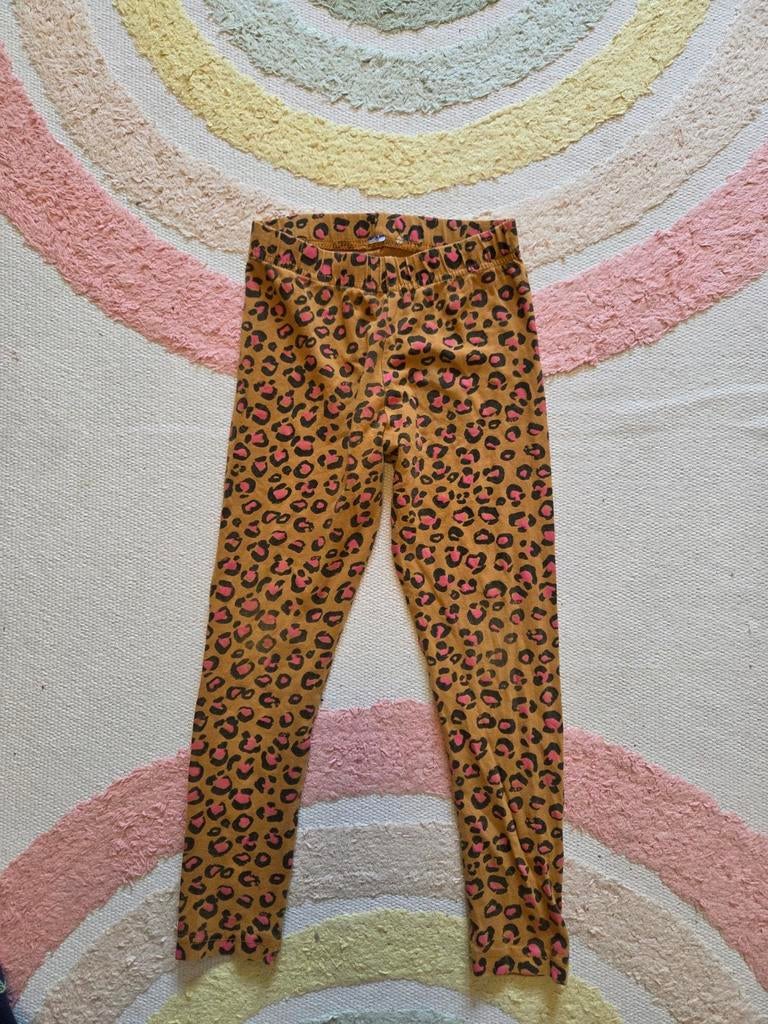Panterprint legging maat 122 labels er uit geknipt gedragen, Kinderen en Baby's, Kinderkleding | Maat 122, Ophalen of Verzenden