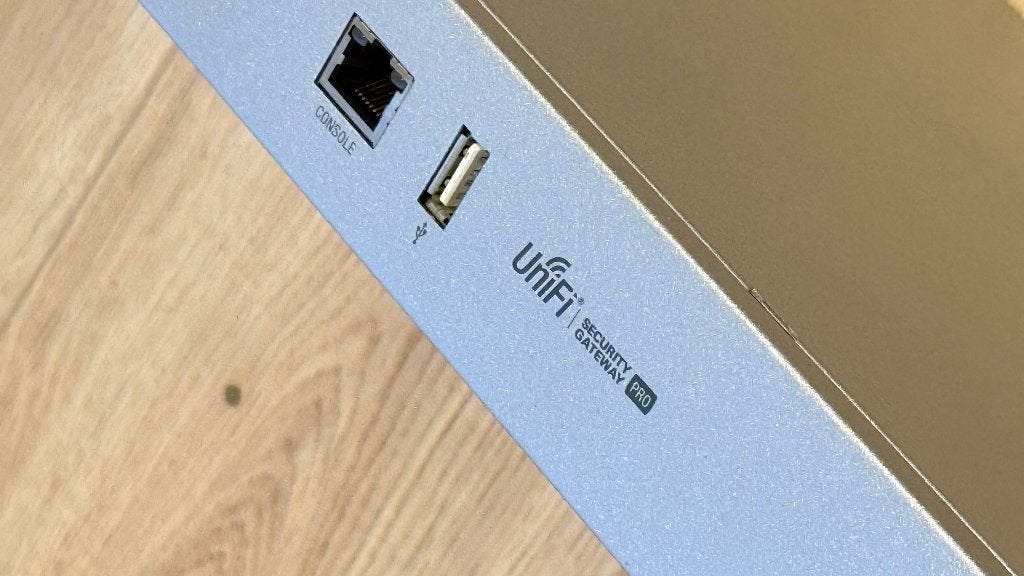Ubiquiti UniFi Security Gateway Pro (USG-PRO-4), Computers en Software, Routers en Modems, Ophalen of Verzenden, Gebruikt, Router