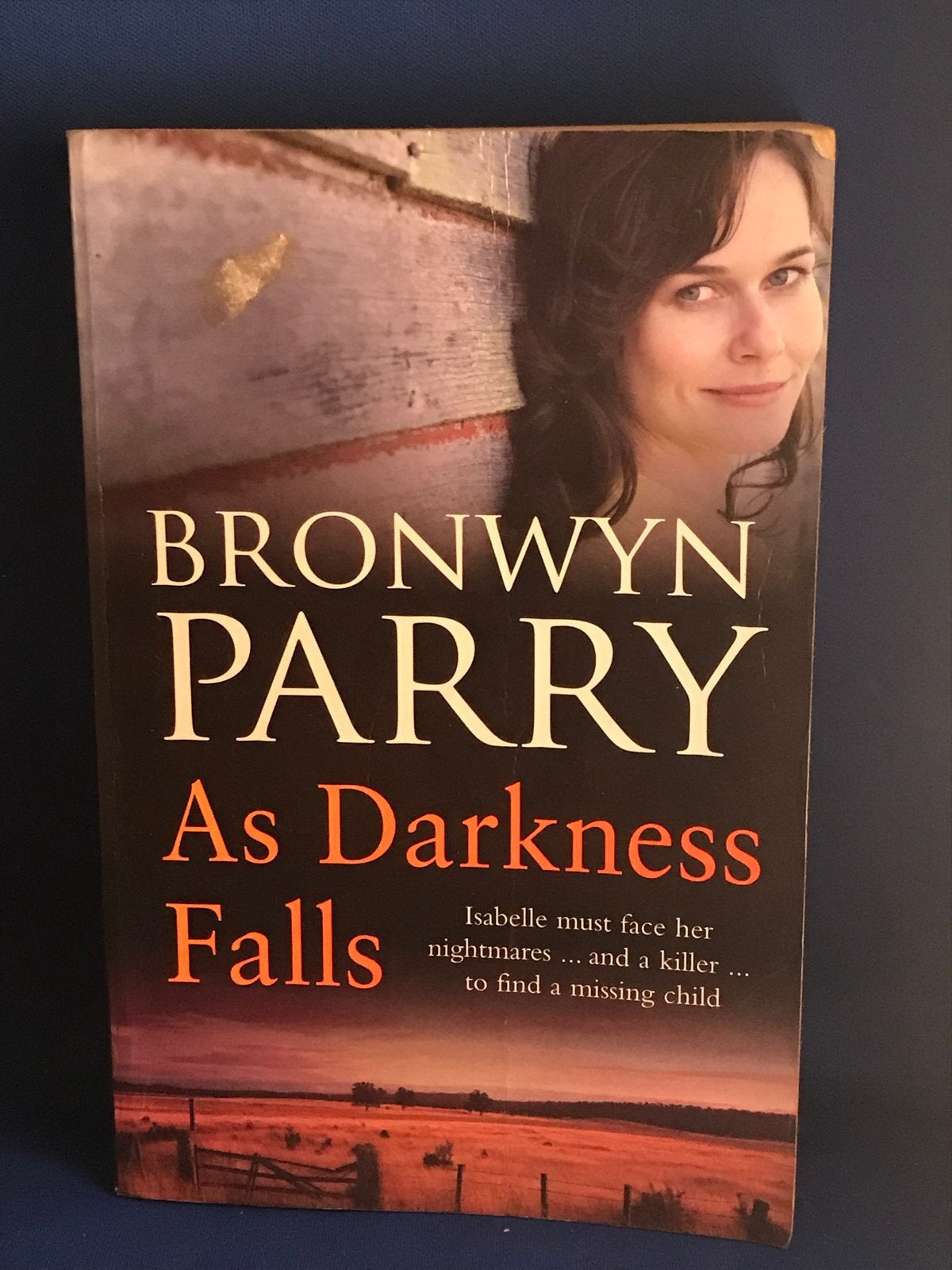 Bronwyn Parry - As Darkness Falls (Thriller), Ophalen, Gelezen, Wereld overig
