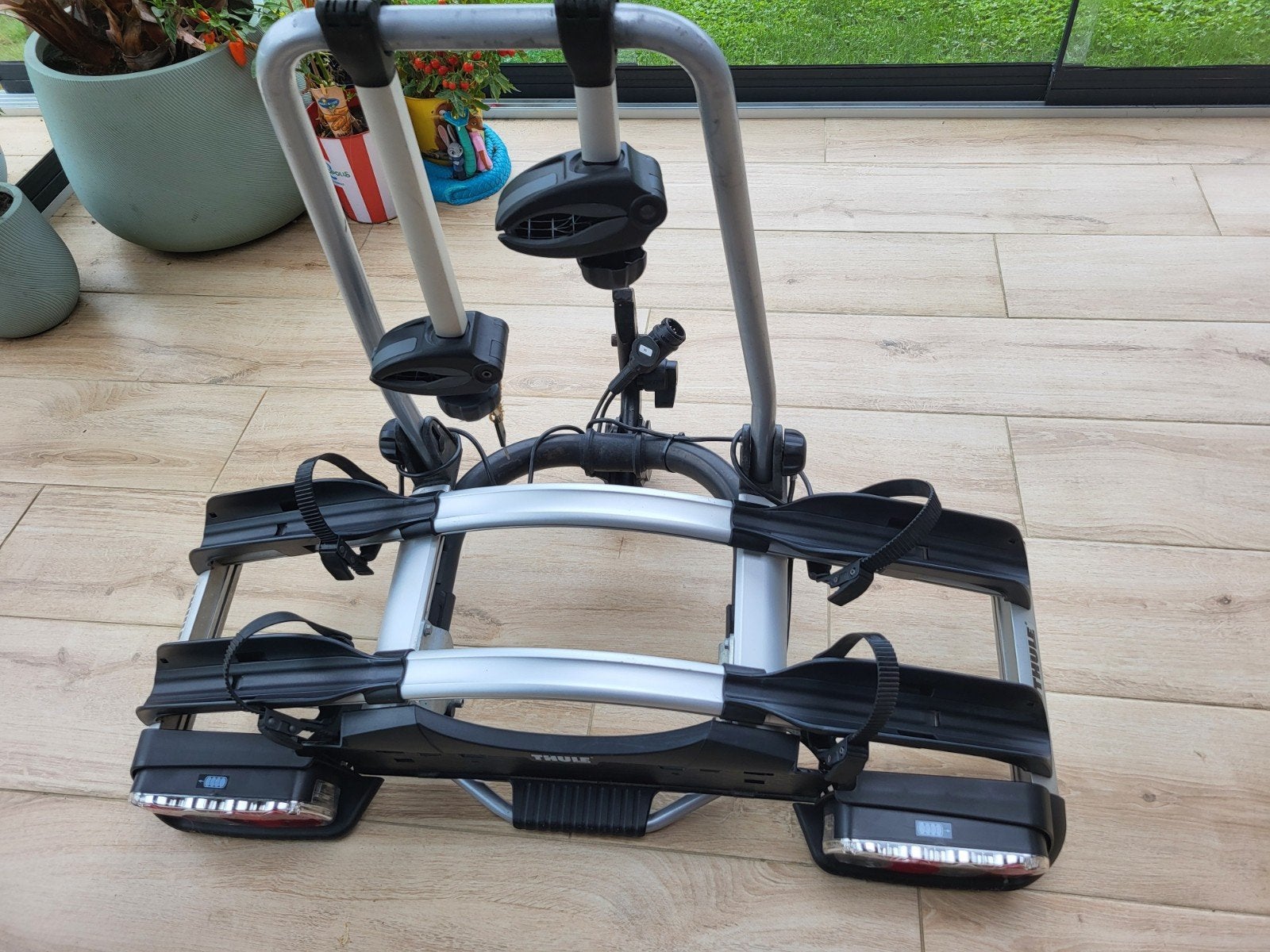 Thule Fietsendrager (2x elek fiets) voor afneembare trekhaak, Ophalen of Verzenden, Gebruikt