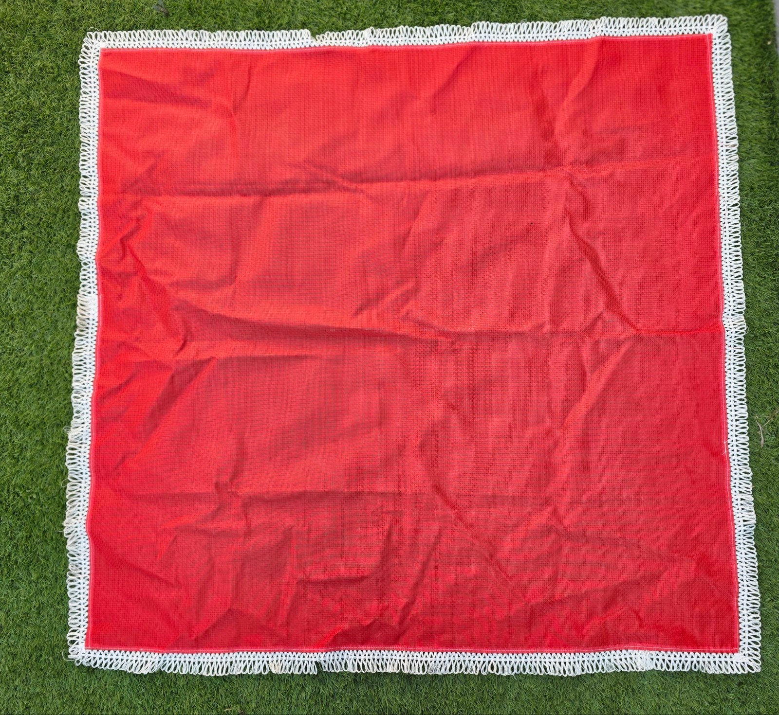Vintage rood vinyl tafekleed 127 x 129 cm, Onbekend, Ophalen of Verzenden, Afwasbaar, Kunststof