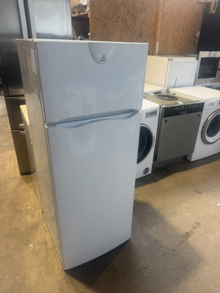 Indesit koelkast schoon garantie bezorging, 150 tot 200 liter, Ophalen of Verzenden, Zo goed als nieuw, 140 tot 160 cm