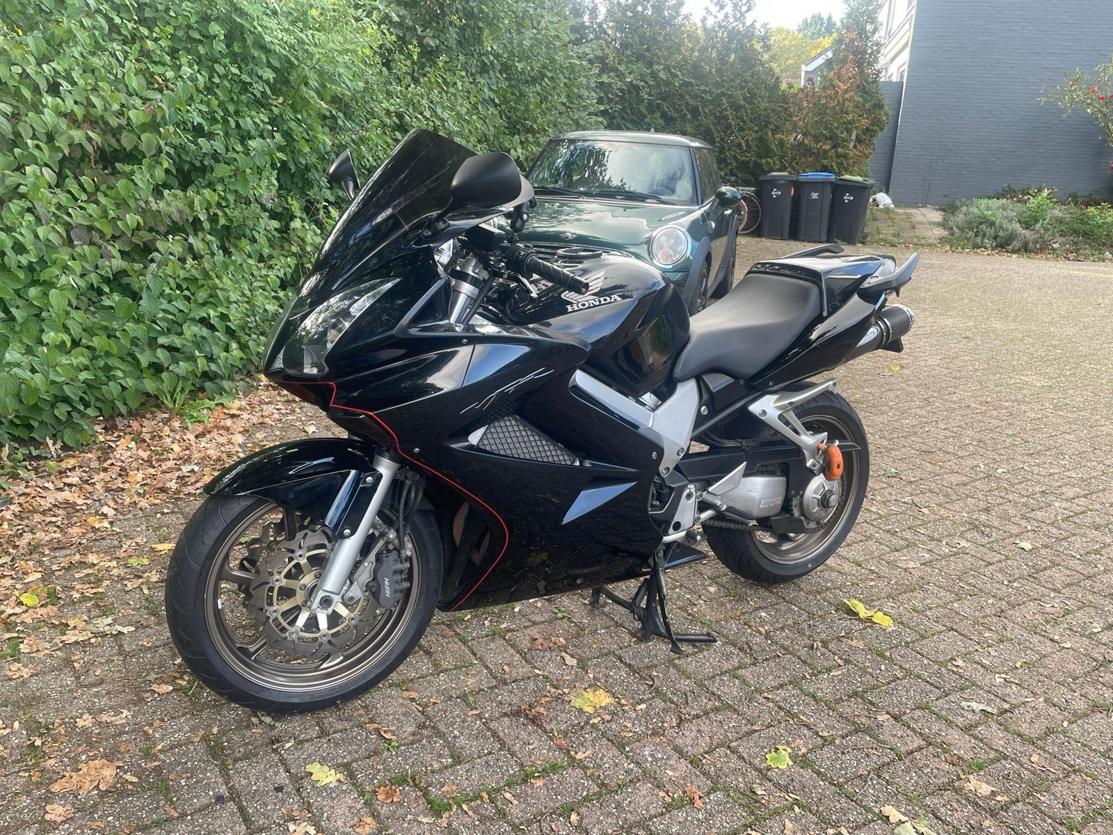 Honda VFR800 VTEC - Zwart, nieuwe banden, 74.000km, 4 cilinders, Motorrijbewijs A, Gebruikt, Particulier