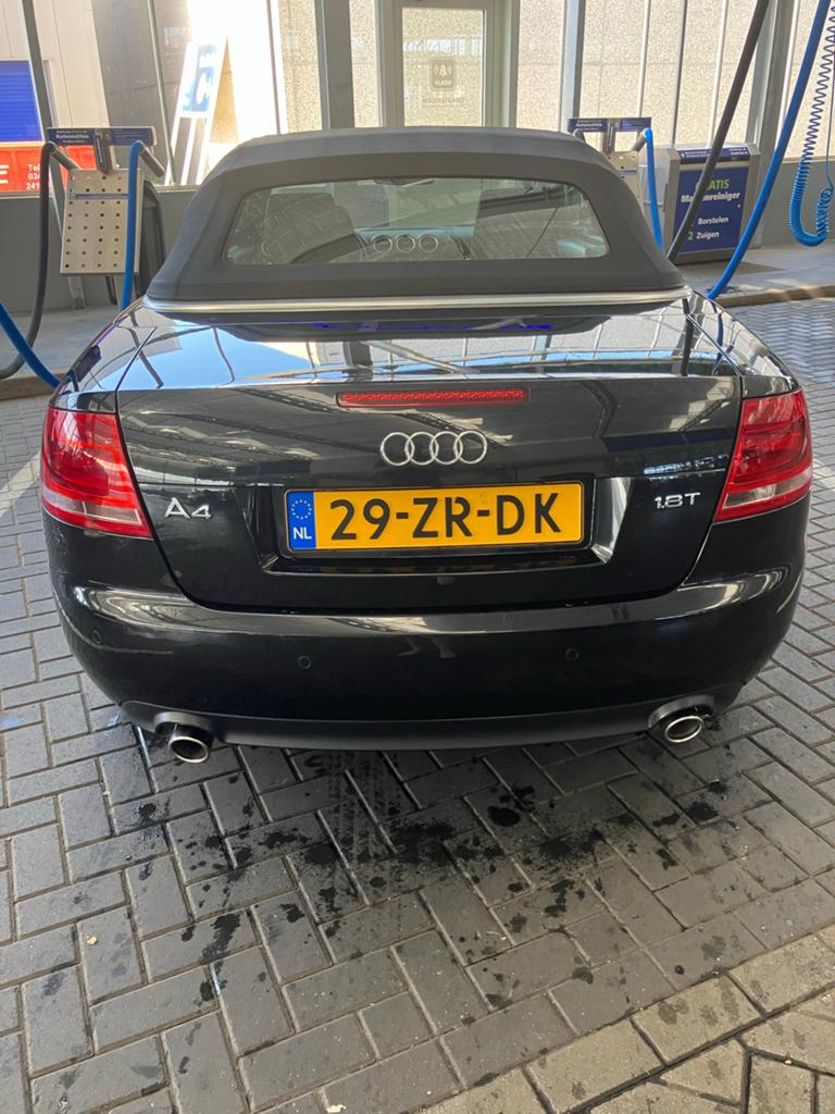 Audi A4 1.8 120KW Cabrio zwart, Auto's, Voorwielaandrijving, 4 cilinders, Cabriolet, 4 stoelen