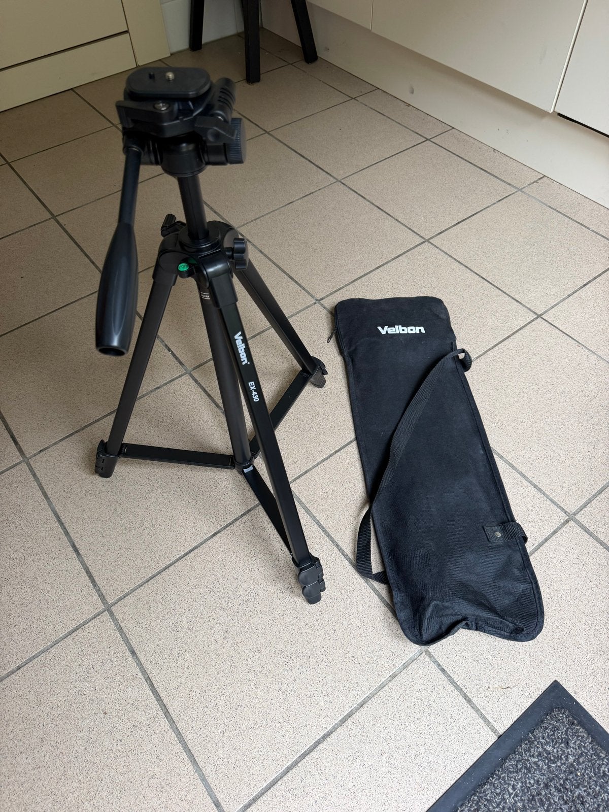 Velbon EX-430 Statief met draagtas - Zo goed als nieuw, Velbon, Zo goed als nieuw, Inclusief draagtas, 125 tot 150 cm