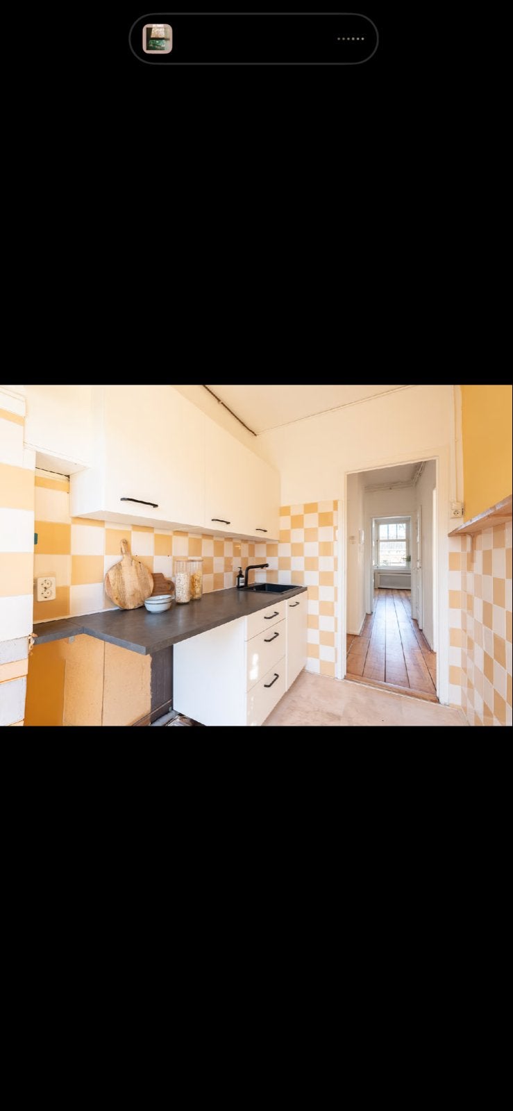 enkelwandige keuken met lichte kasten en donker blad, Ophalen, Gebruikt, Wit, Enkelwandige keuken