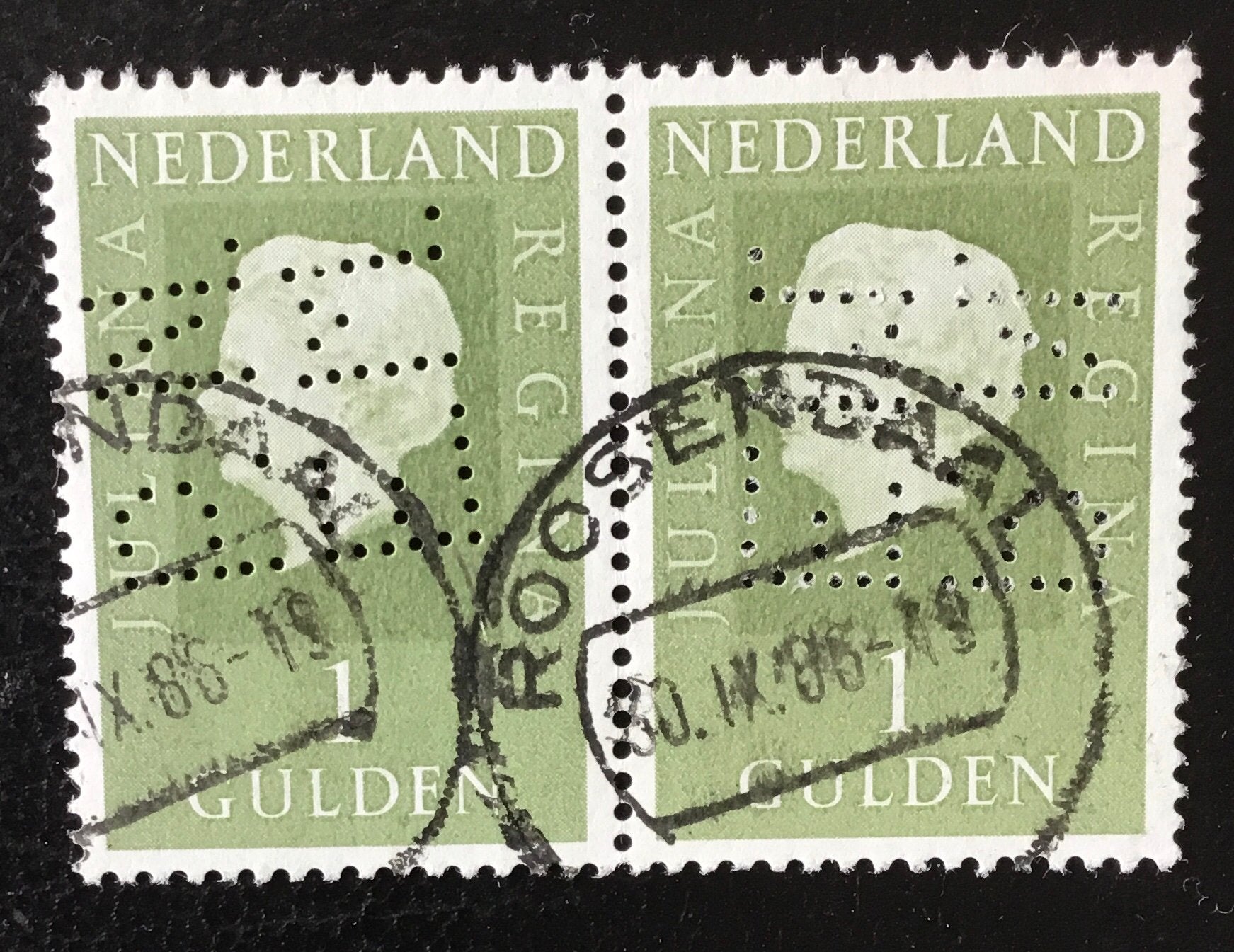 Perfins Nederland kavel pa28, Ophalen of Verzenden, Na 1940, Gestempeld
