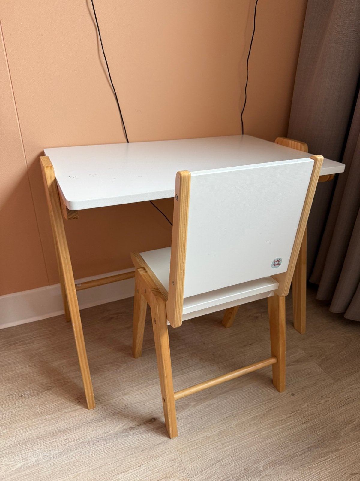 Petite Amelie | kinderbureau en stoeltje, Ophalen, Gebruikt, Tafel(s) en Stoel(en)