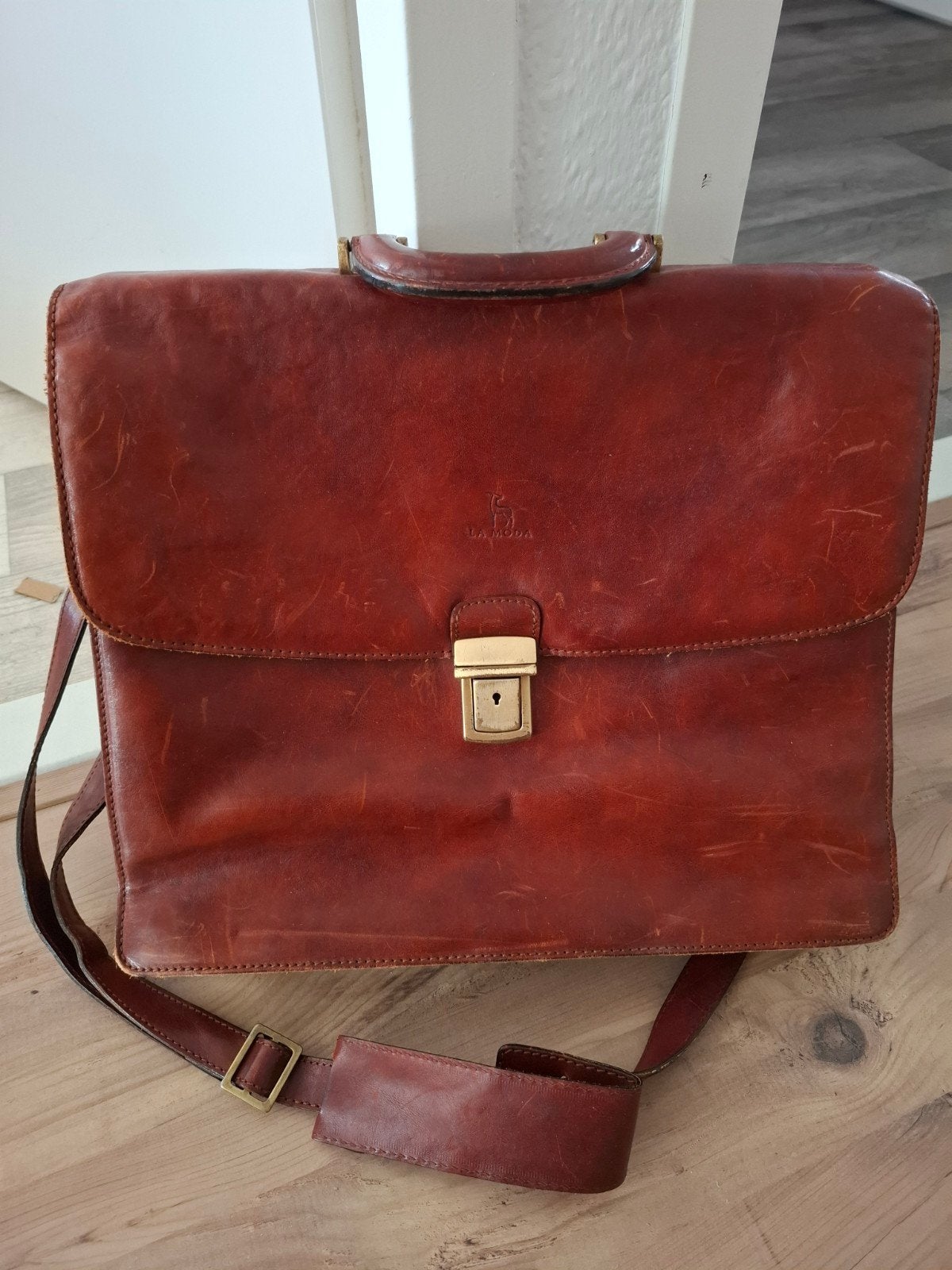Leren tas met vakken, rood/bruin, Sieraden, Tassen en Uiterlijk, Tassen | Schooltassen, Ophalen, Bruin, 40 tot 50 cm, Aktetas of Boekentas