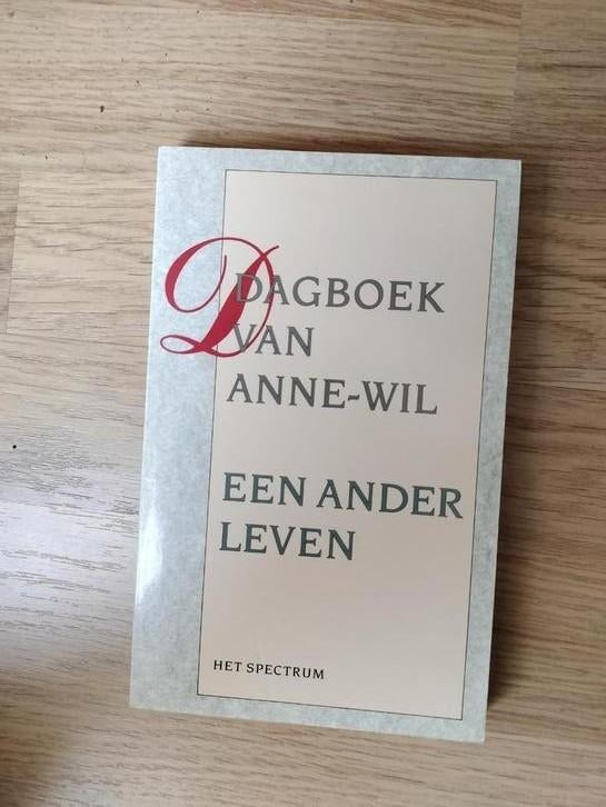 Dagboek van Anne-Wil 4 stuks, Ophalen, Zo goed als nieuw, Overige