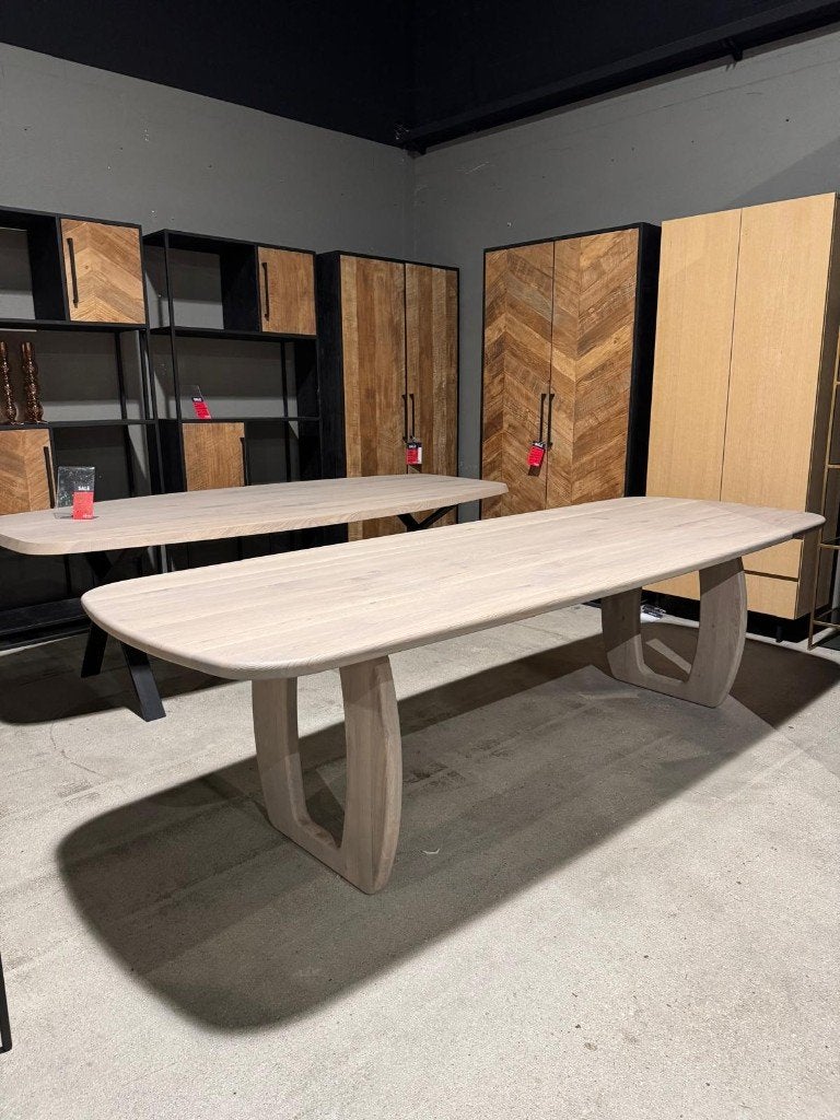 Eettafel Bordeaux l Whoon l Room108 l van €1989 voor €999, Ophalen, Eikenhout, 200 cm of meer, 50 tot 100 cm