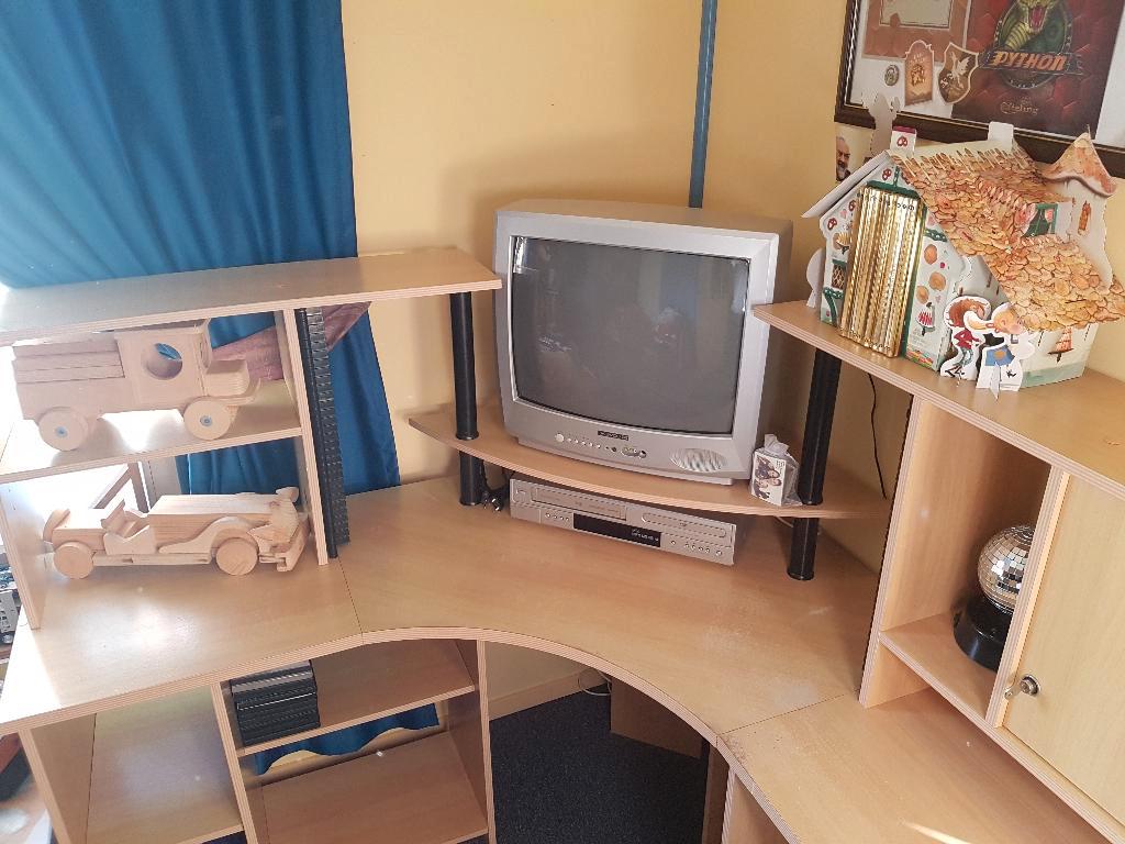 Bureau met veel opbergmogelijkheden., Ophalen, Gebruikt