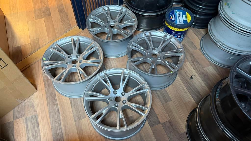 Originele Tesla Model Y 19 inch Gemini velgenset, Auto-onderdelen, Banden en Velgen, Gebruikt, Velg(en), 235 mm, Personenwagen