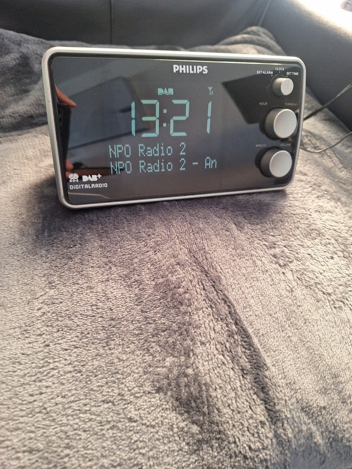 Philips AJB3552/12 DAB+ Wekkerradio, Ophalen of Verzenden, Gebruikt, Digitaal