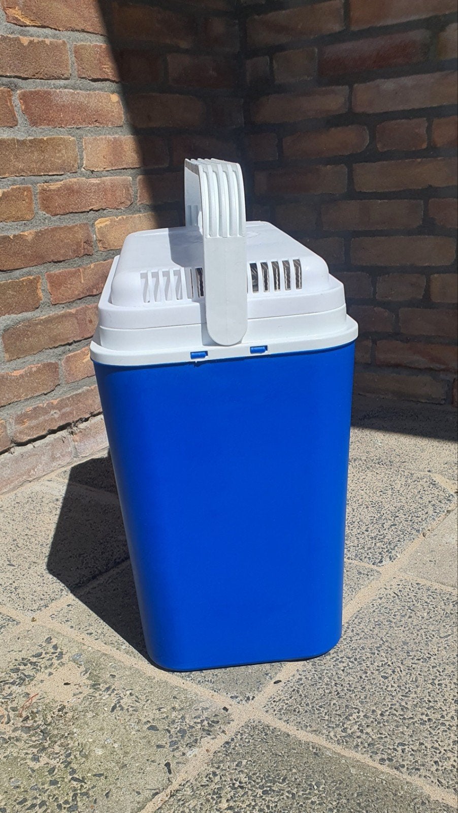 Koelbox 24L 12V wit/blauw voor auto/caravan, Ophalen of Verzenden, Zo goed als nieuw, Koelbox