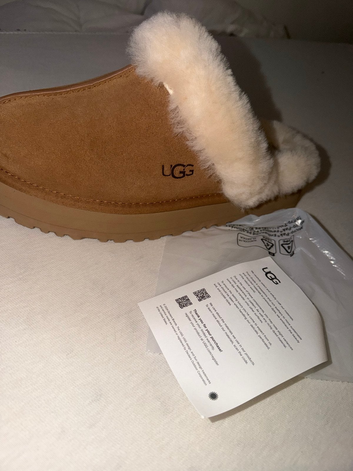 Nieuwe UGG Tasmans - Maat 40- Bruin, Ophalen of Verzenden, Nieuw, Bruin, Pantoffels of Sloffen