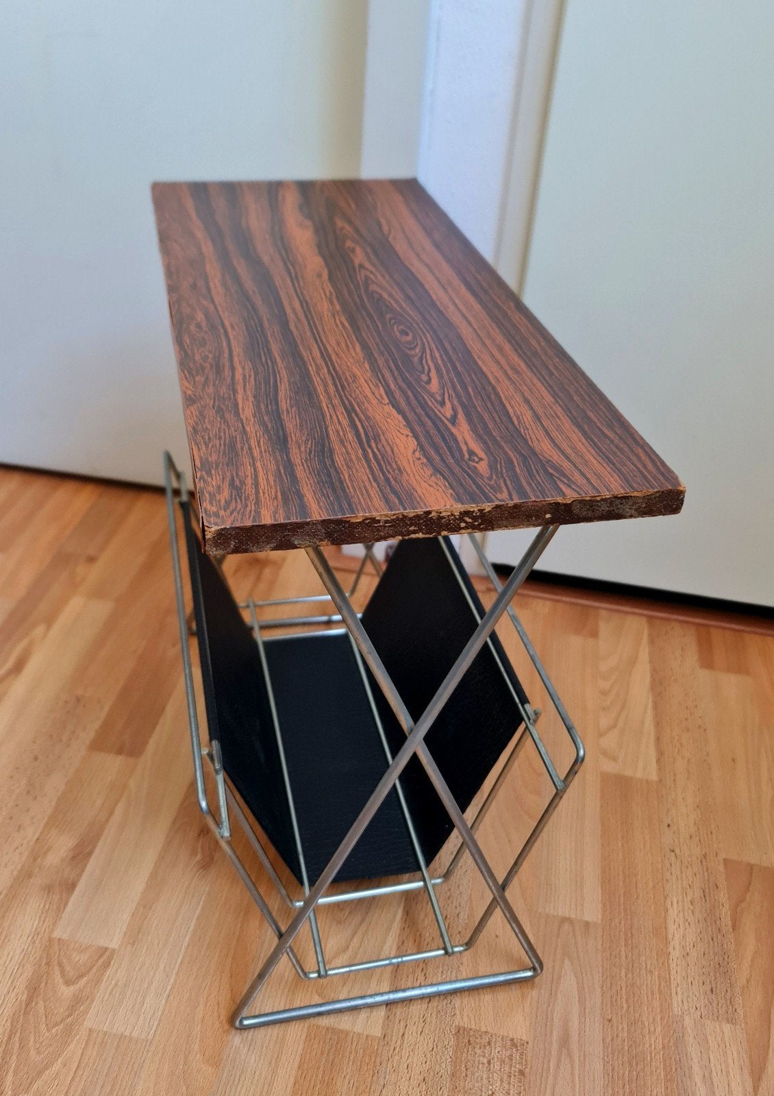 Vintage Mid-century bijzettafel + skai lectuurbak jaren 60, Ophalen, Meerdere vakken, Gebruikt, Vintage
