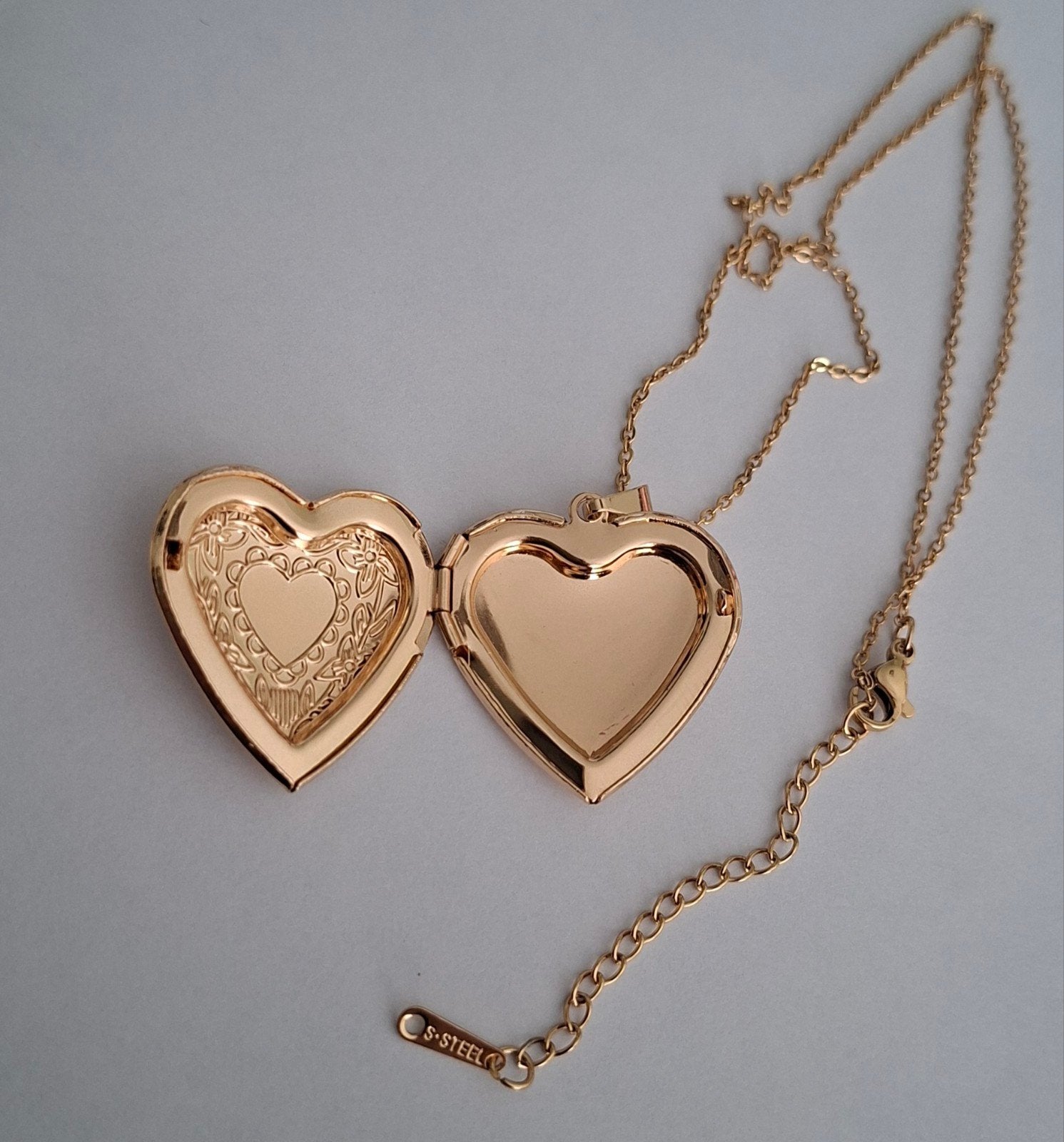 Gouden Foto Medaillon Hart - RVS Ketting 45 cm lang, Nieuw, Ophalen of Verzenden, Goud, Overige materialen