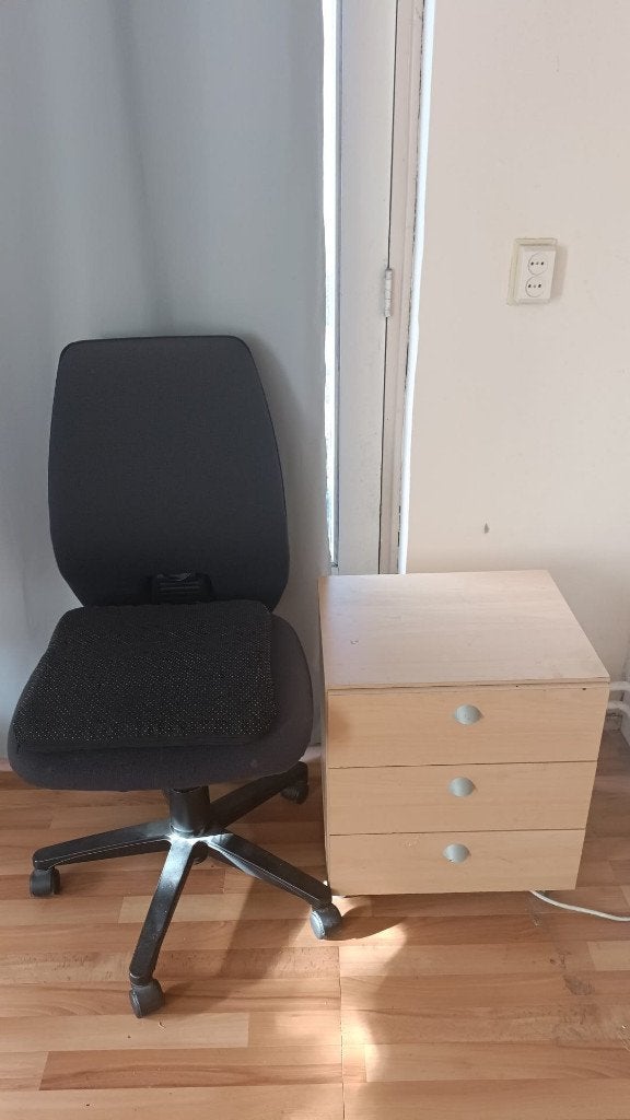 Office Chair (with cushion) + Table + Movable Drawer, Huis en Inrichting, Ophalen