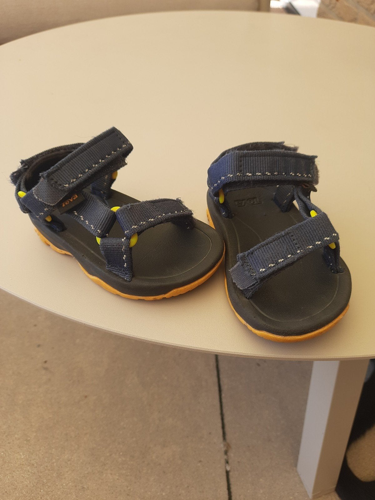 Teva Hurricane sandalen maat 19 - donkerblauw met geel, Kinderen en Baby's, Jongen of Meisje, Schoenen, Nieuw, Teva