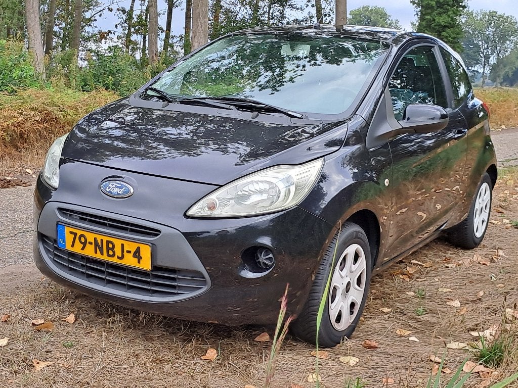 Ford Ka 1.2 51KW 2010 Zwart, Auto's, Ford, Voorwielaandrijving, Stof, 1242 cc, 4 stoelen