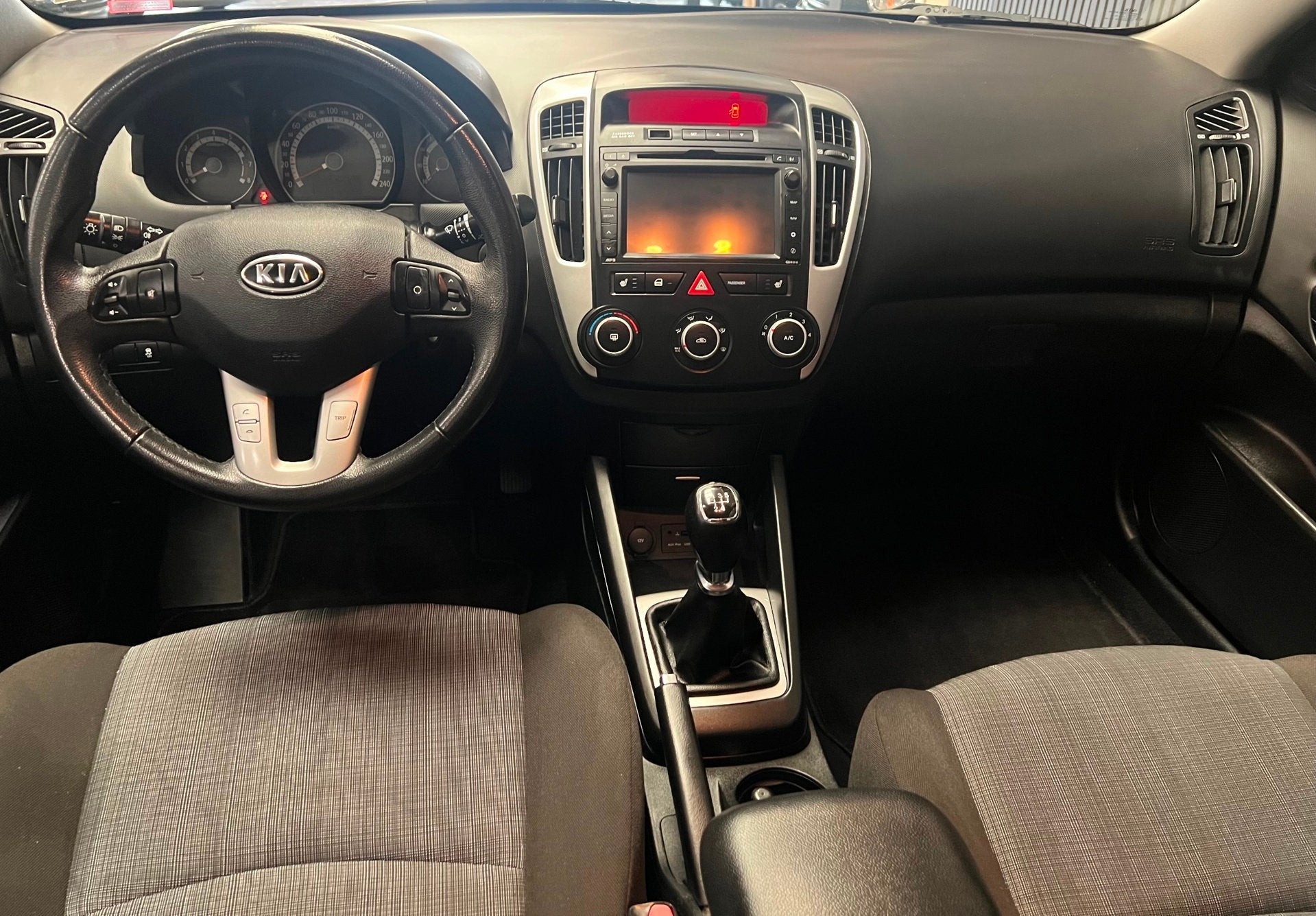 Kia Cee'd 1.4 CVVT X-pect 1e eigenaar- Airco - NAV - Stoelve, Euro 5, Stof, Gebruikt, Zwart