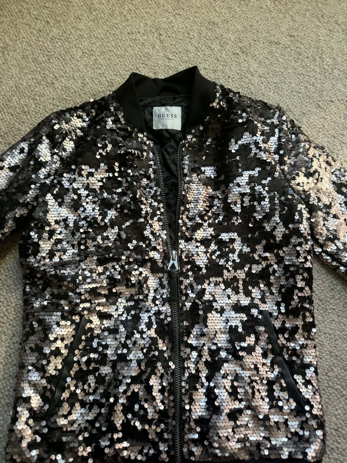 Guess bomberjack met pailletten dames - Zwart/Zilver, Kleding | Dames, Ophalen of Verzenden, Zo goed als nieuw, Maat 34 (XS) of kleiner