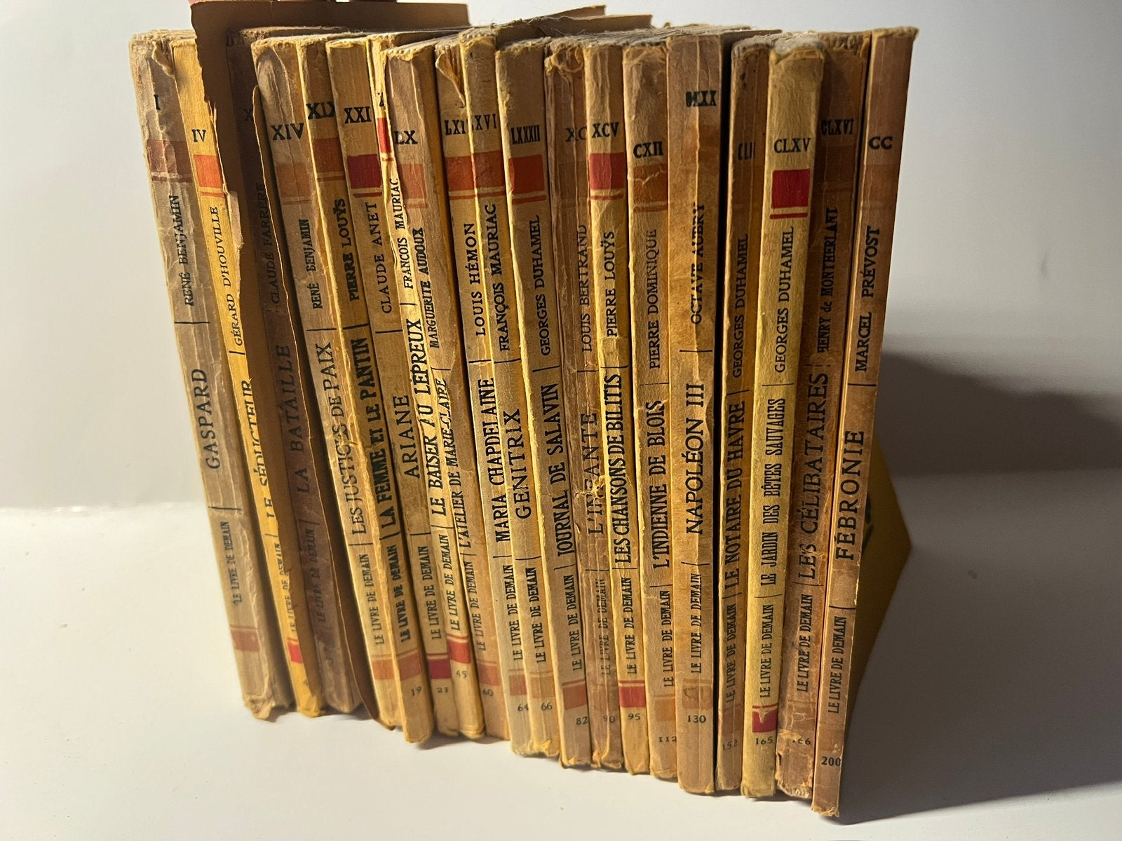 [Art deco kunstenaarsboeken] Le livre demain, 19 delen, Antiek en Kunst, Ophalen of Verzenden