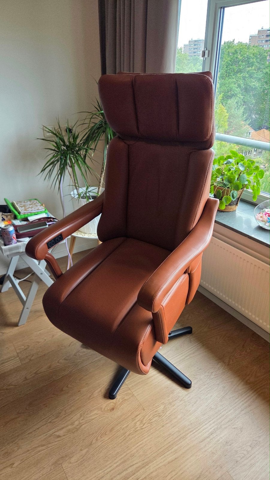 Luxe relaxfauteuil met sta op functie, Ophalen, Bruin, Leer, Zo goed als nieuw