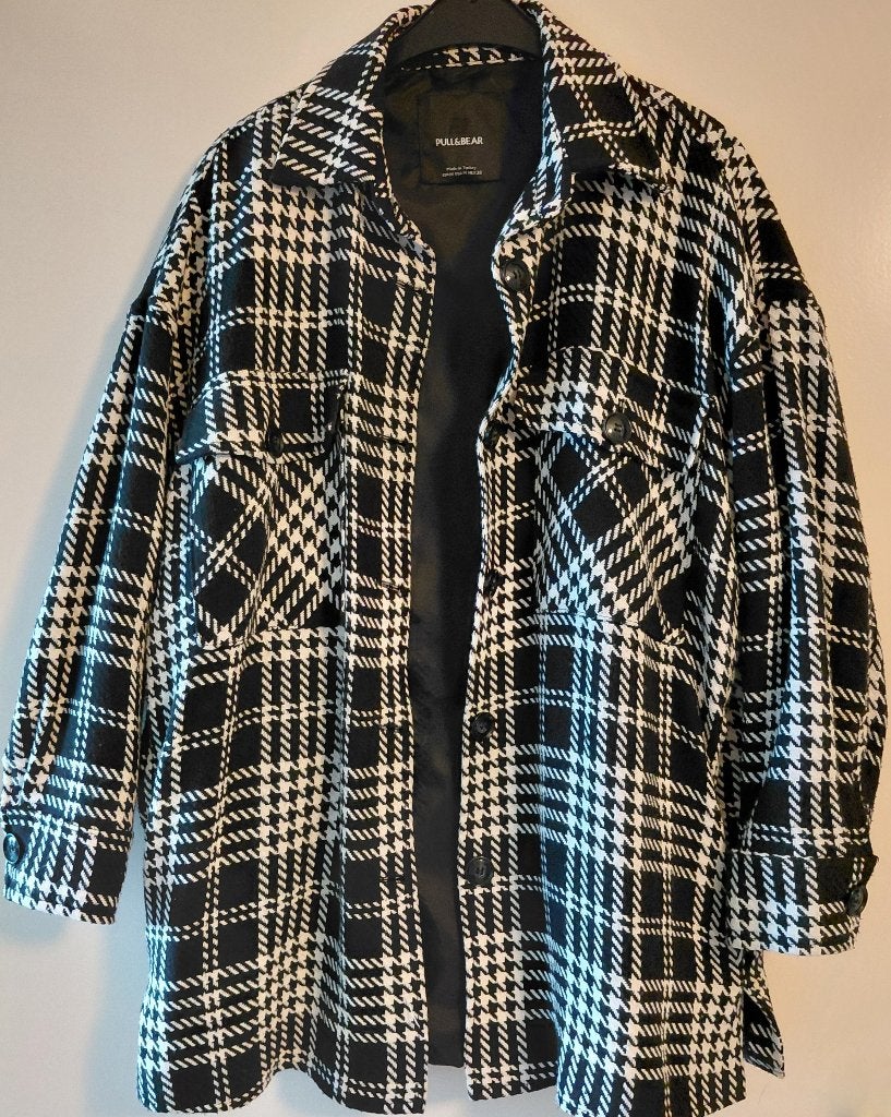 Pull & Bear. Jas blok streep zwart wit.  mt. M., Maat 38/40 (M), Zwart, Ophalen of Verzenden, Zo goed als nieuw