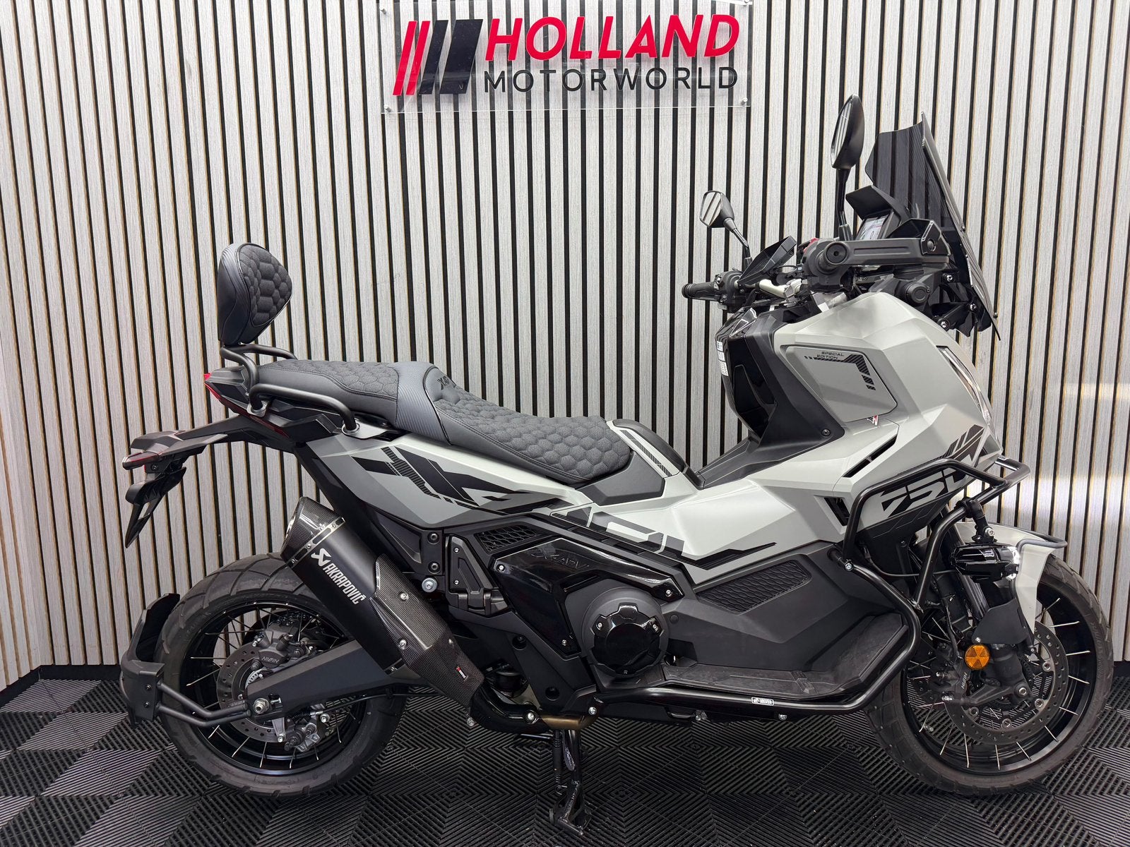*VERKOCHT* Honda X-ADV 750 2026 grijs BTW Akrapovic, Motoren, Cruise Control, Bedrijf, Meer dan 35 kW, Automaat