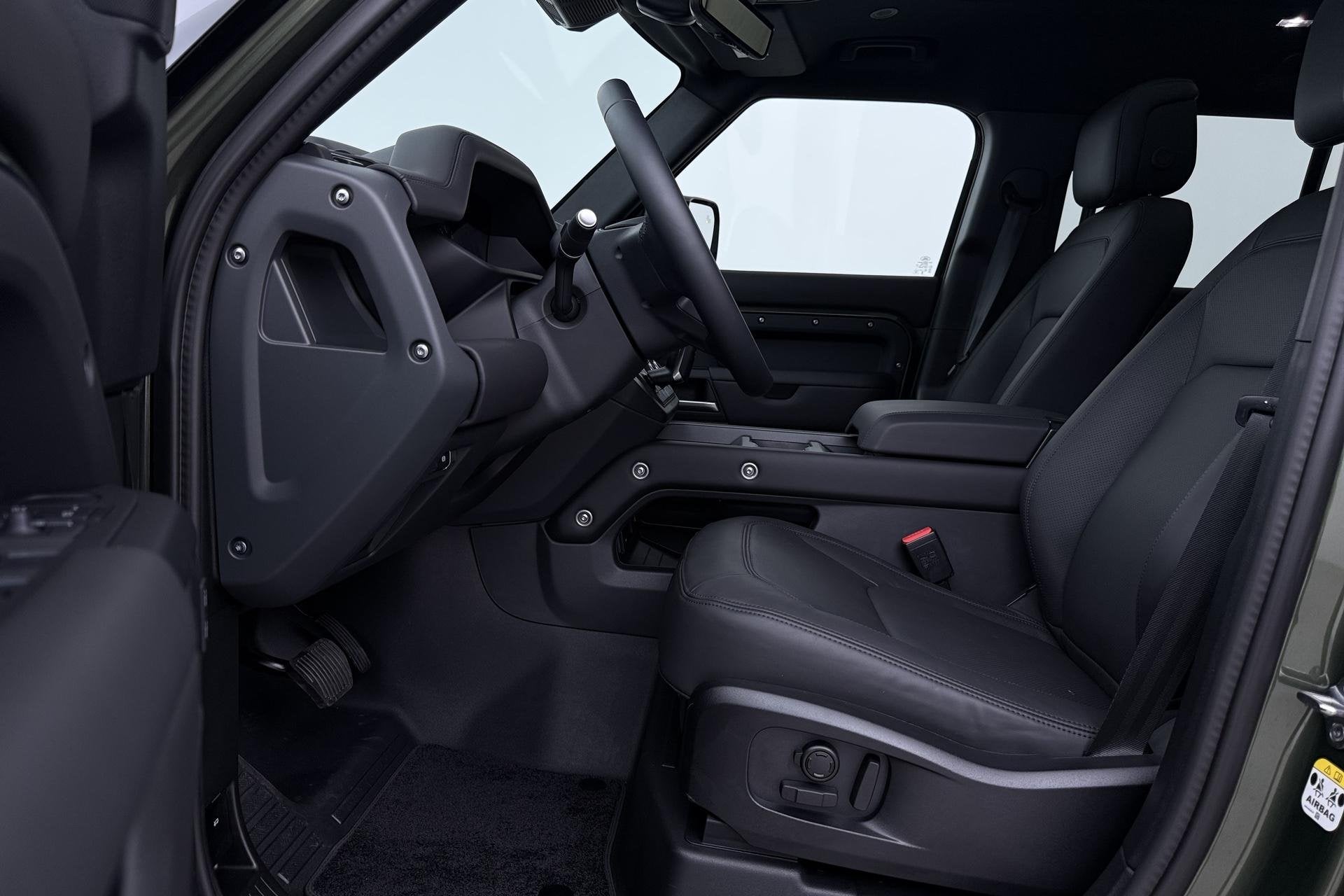 Land Rover Defender 110 P300e X-Dynamic HSE | SATIN | Luchtv, Automaat, Gebruikt, 4 cilinders, 150 min