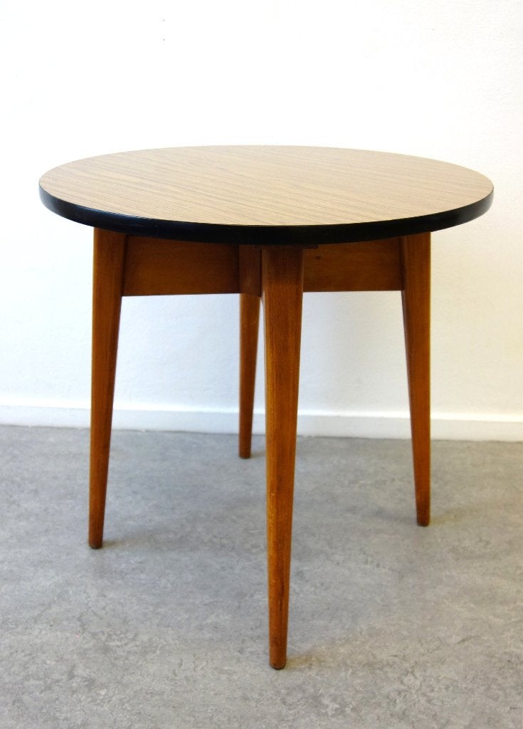 Vintage bijzettafel hout formica rond, Ophalen, Gebruikt, Rond, 55 tot 75 cm
