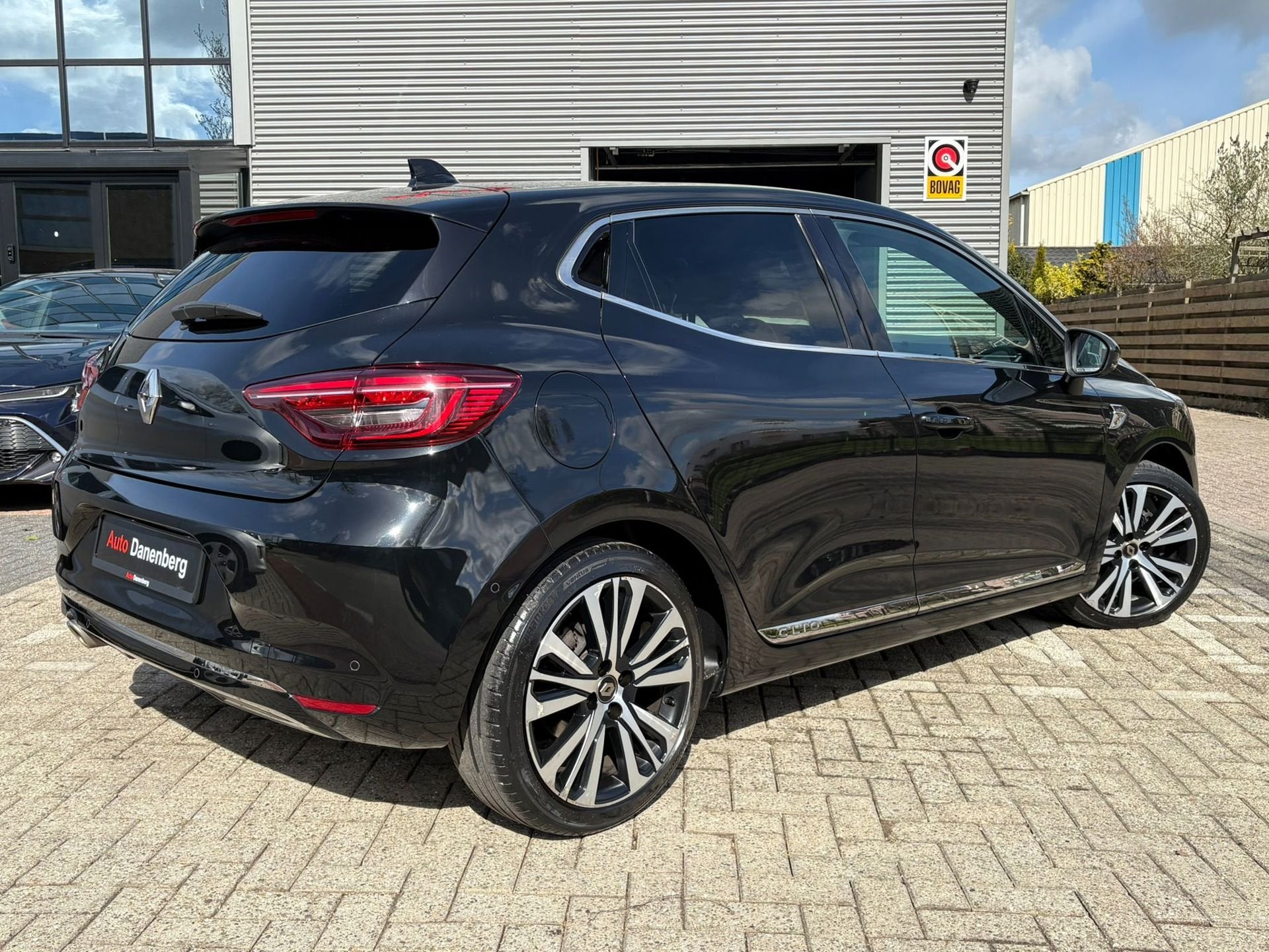 Renault Clio 1.3 TCe Initiale Paris LEER!CAMERA!BOL-VOL! GAR, Auto's, Renault, Automatische klimaatregeling, 15 km/l, Zwart, 4 cilinders