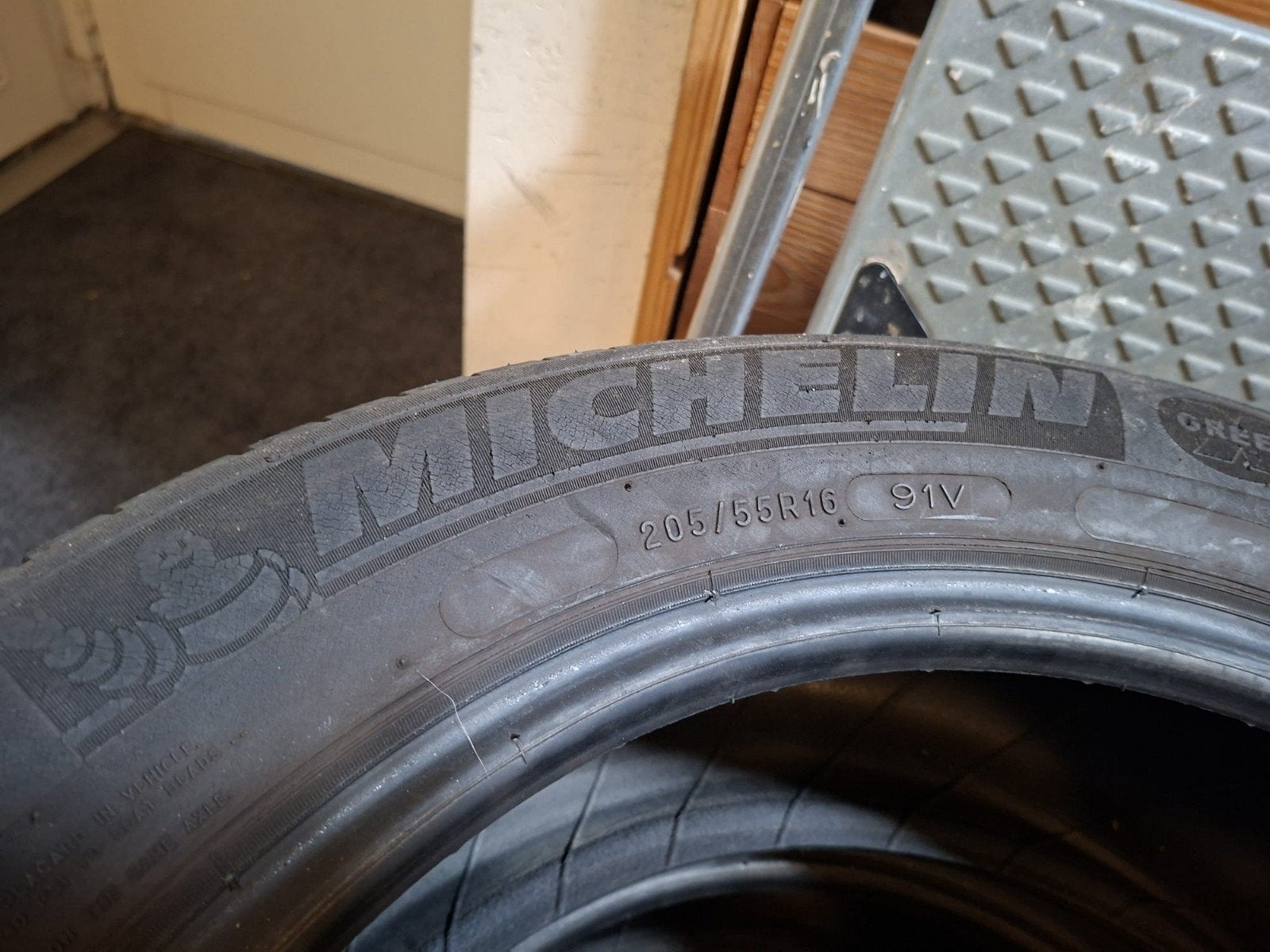 Set van 4 Michelin zomerbanden 205/55 R16, 4 mm profiel, Auto-onderdelen, Banden en Velgen, 16 inch, Band(en), Zomerbanden, 205 mm