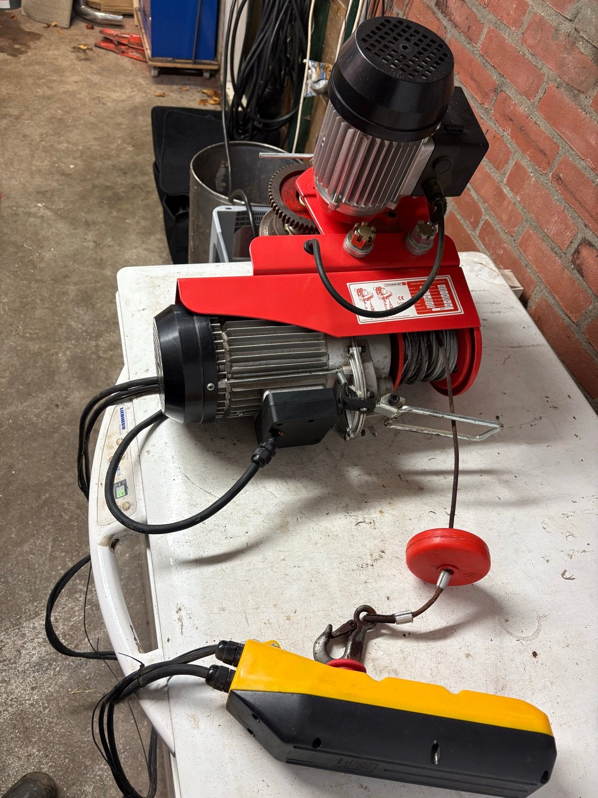 Crossfer HDGD-600 Elektrische Takel met Loopkat, Ophalen, Zo goed als nieuw, Elektrisch