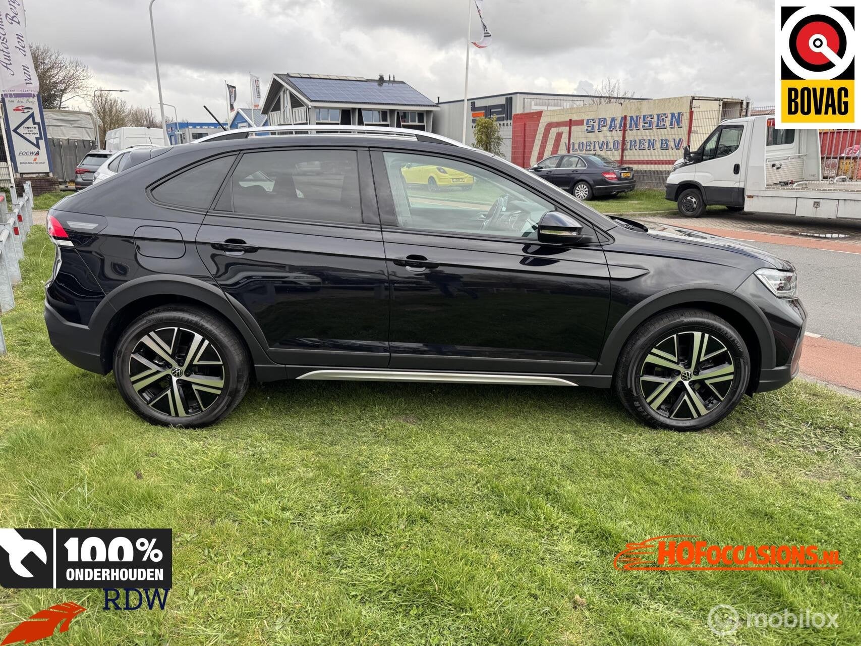 Volkswagen Taigo 1.0 TSI Style AUTOMAAT IQ/LED/ACC/CAMERA, Gebruikt, Zwart, Met garantie (alle), Leder en Stof