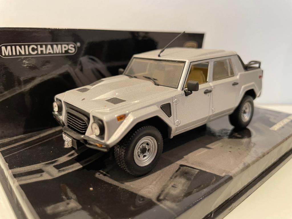 Minichamps Lamborghini LM002, Ophalen of Verzenden, Zo goed als nieuw, Auto, MiniChamps