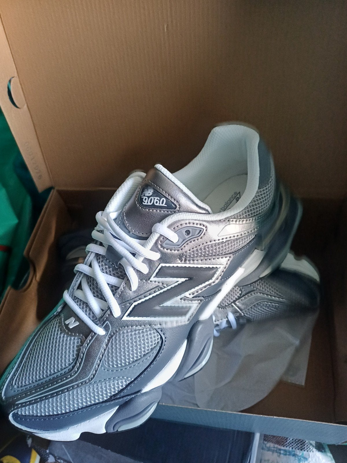 New Balance 9060 Sneakers - Grijs/Zilver, New Balance, Nieuw, Ophalen of Verzenden, Sneakers of Gympen