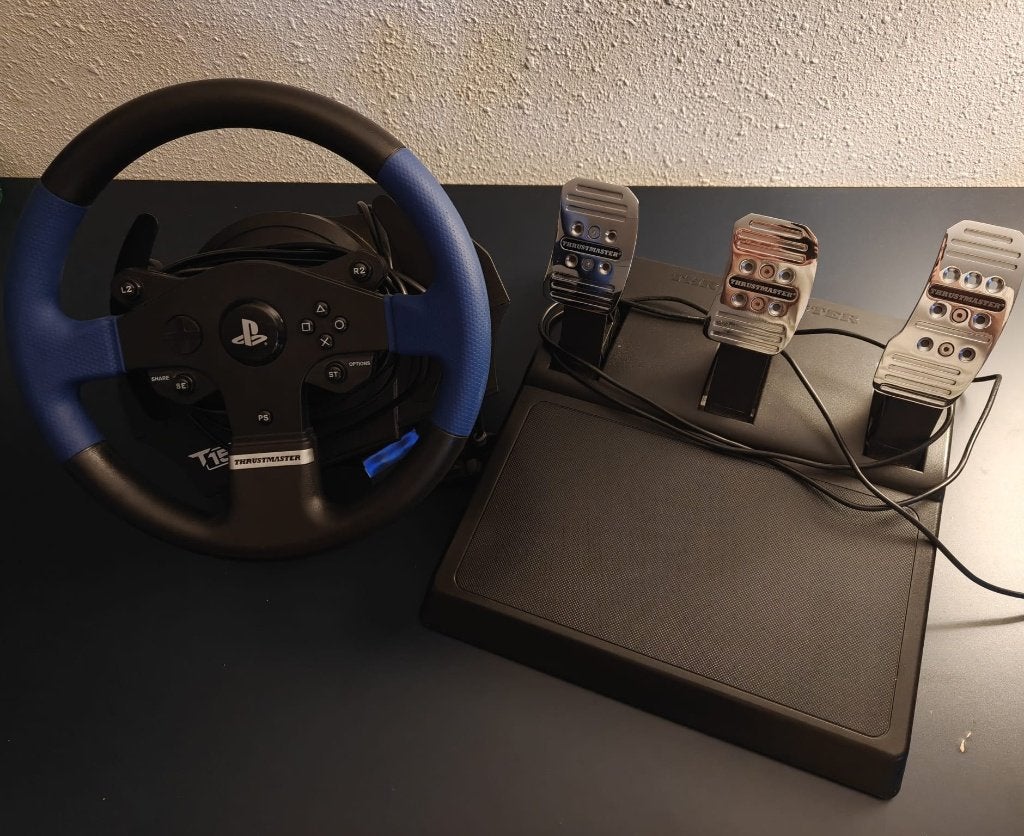 Thrustmaster T150RS Pro with T3PA pedals, Spelcomputers en Games, Spelcomputers | Sony PlayStation Consoles | Accessoires, Ophalen
