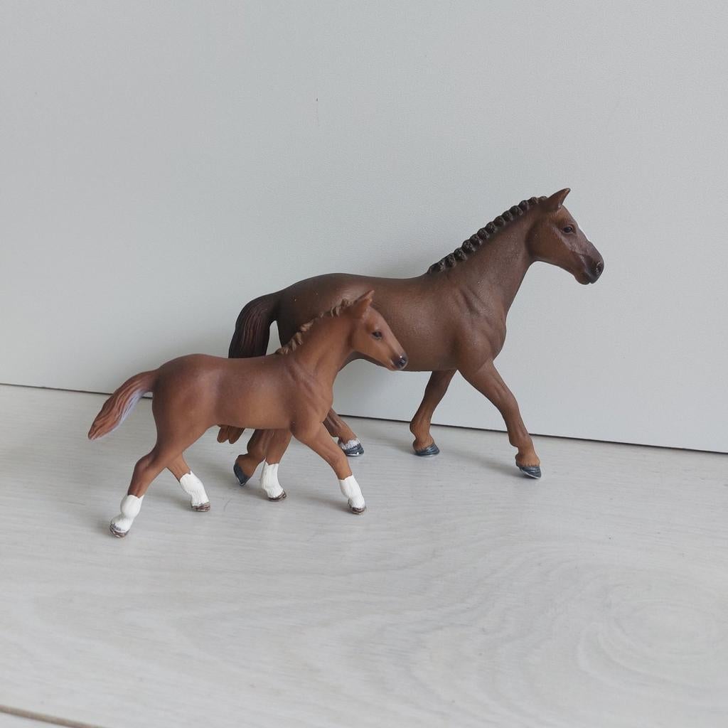 Schleich Hannoveraan merrie en veulen 2012, Ophalen of Verzenden, Gebruikt