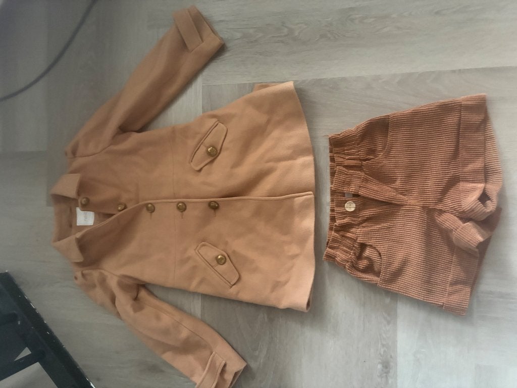 Next cognac winterjas met goud en broekje 134, Ophalen of Verzenden, Zo goed als nieuw, Meisje, Jas