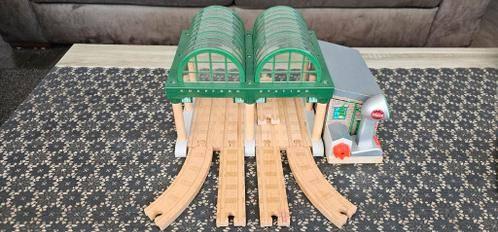 Thomas de trein Hout Knapford Station, Ophalen of Verzenden, Zo goed als nieuw